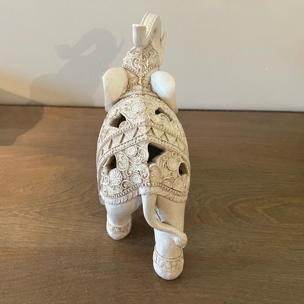 Lucky Elephant statue by Three Hands Corporation - Picture 9 of 9